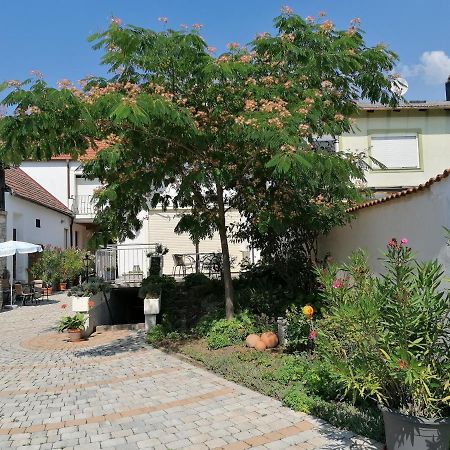 Gaestehaus Anita Breitenbrunn  Bagian luar foto
